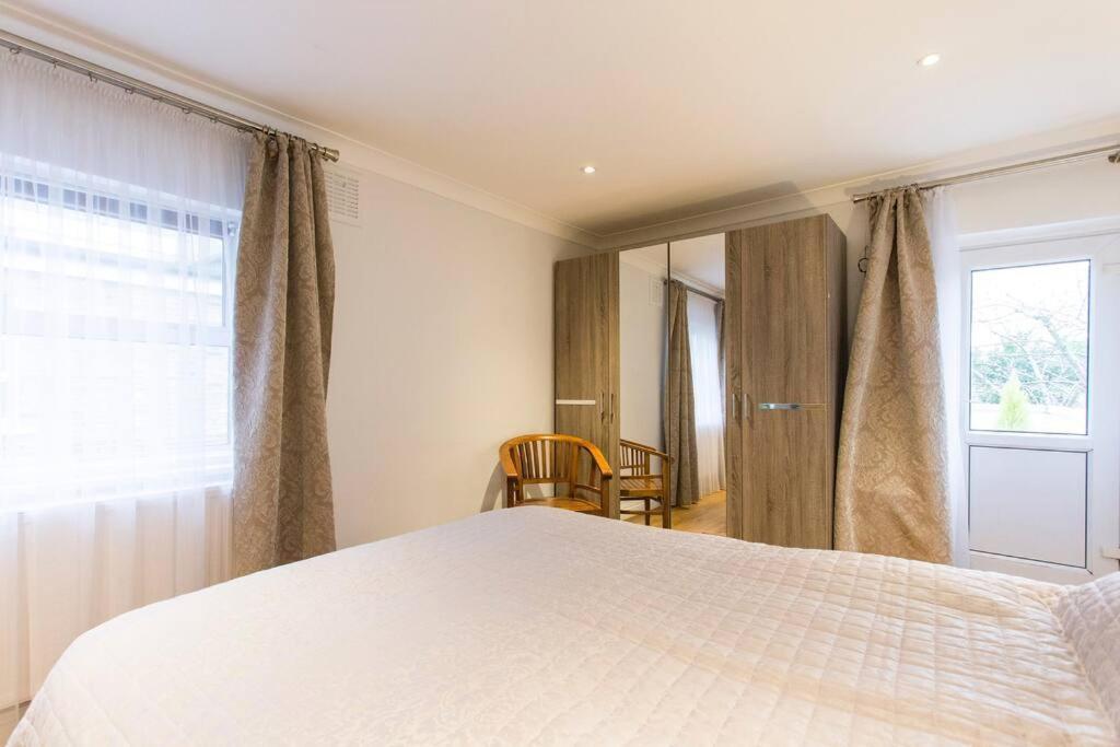 2 Bed Room Flat Near Westfield, West ロンドン エクステリア 写真