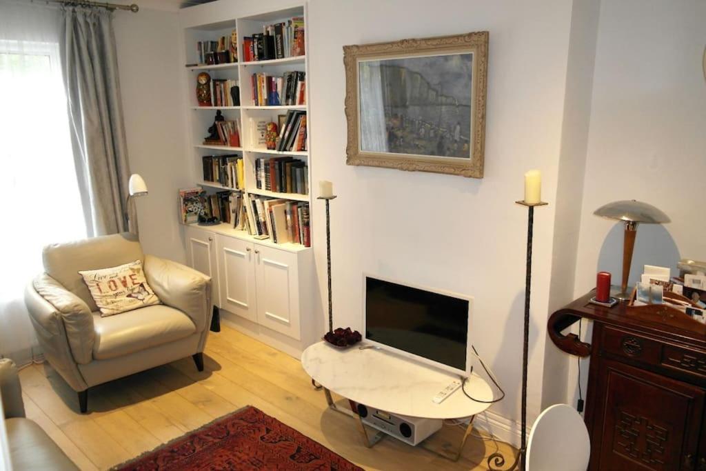2 Bed Room Flat Near Westfield, West ロンドン エクステリア 写真
